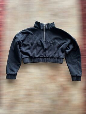 Forever 21 Black Cropped Sweatshirt with Silver Zipper – Size Small